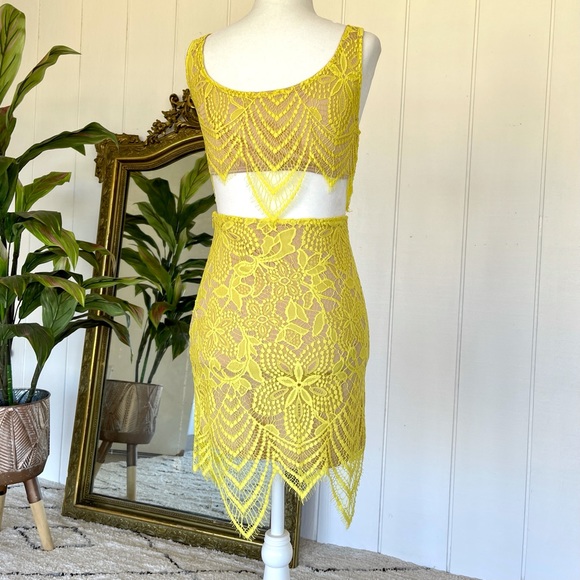 Luxxel Yellow Lace Set - Picture 3 of 5